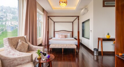 The Orchid Shimla Room Type - Orchid Suite - Bathtub with Jacuzzi and Hydrotherapy Shower
