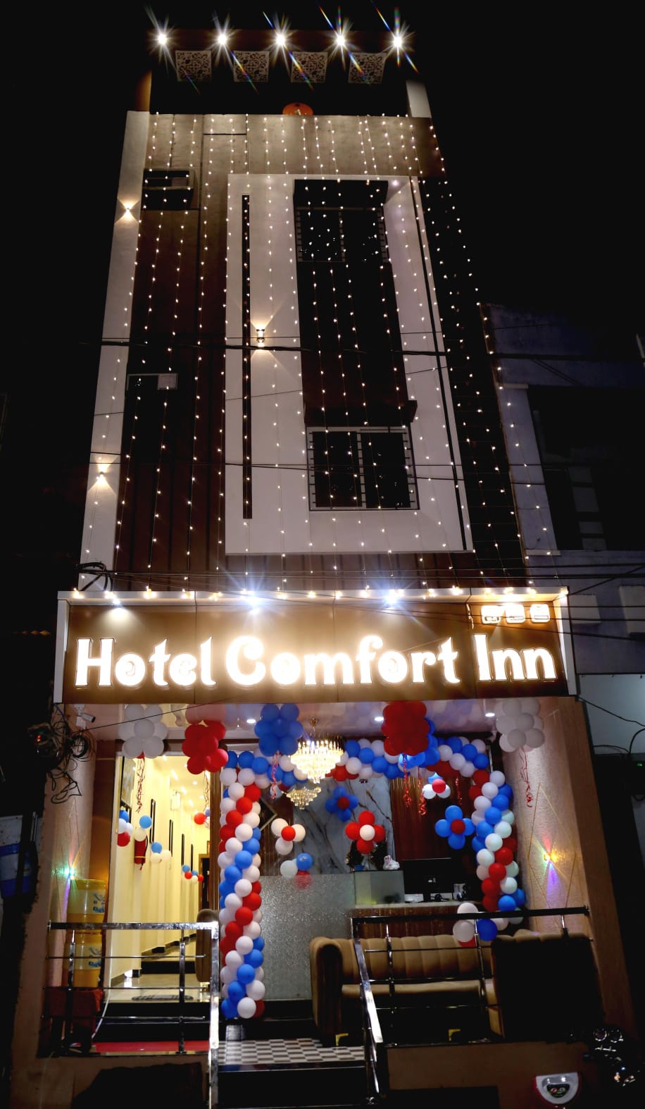 Hotel Comfort Inn - Tap to explore photos