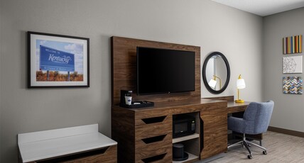 Hampton Inn Williamsburg Room Type - 1 KNG STUDY NONSMOKING