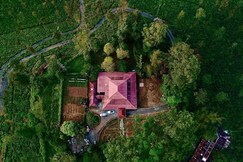 Harris Holiday Inn Valparai