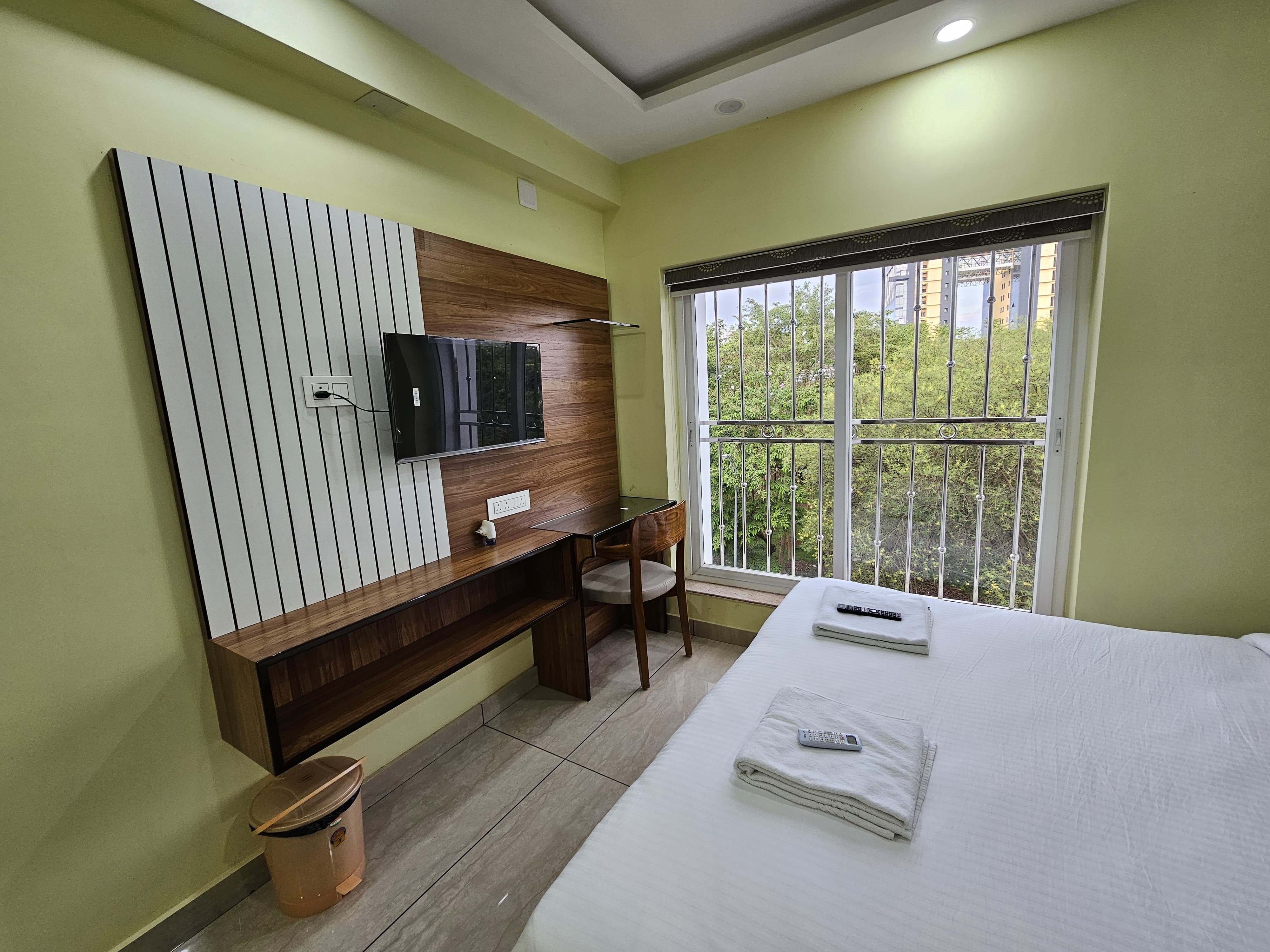 V3 INN Studio Rooms in Newtown - Tap to explore photos