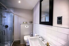 Photos of DoubleTree by Hilton Cheltenham