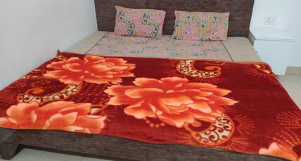 THE HOTEL YASHIKA PALACE Room Type - Deluxe Non AC Room