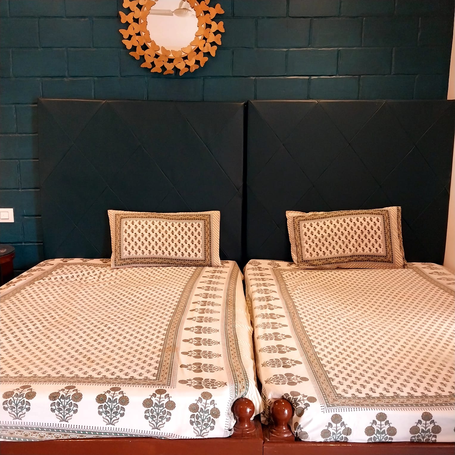 White House Ajmer Homestay - Tap to explore photos