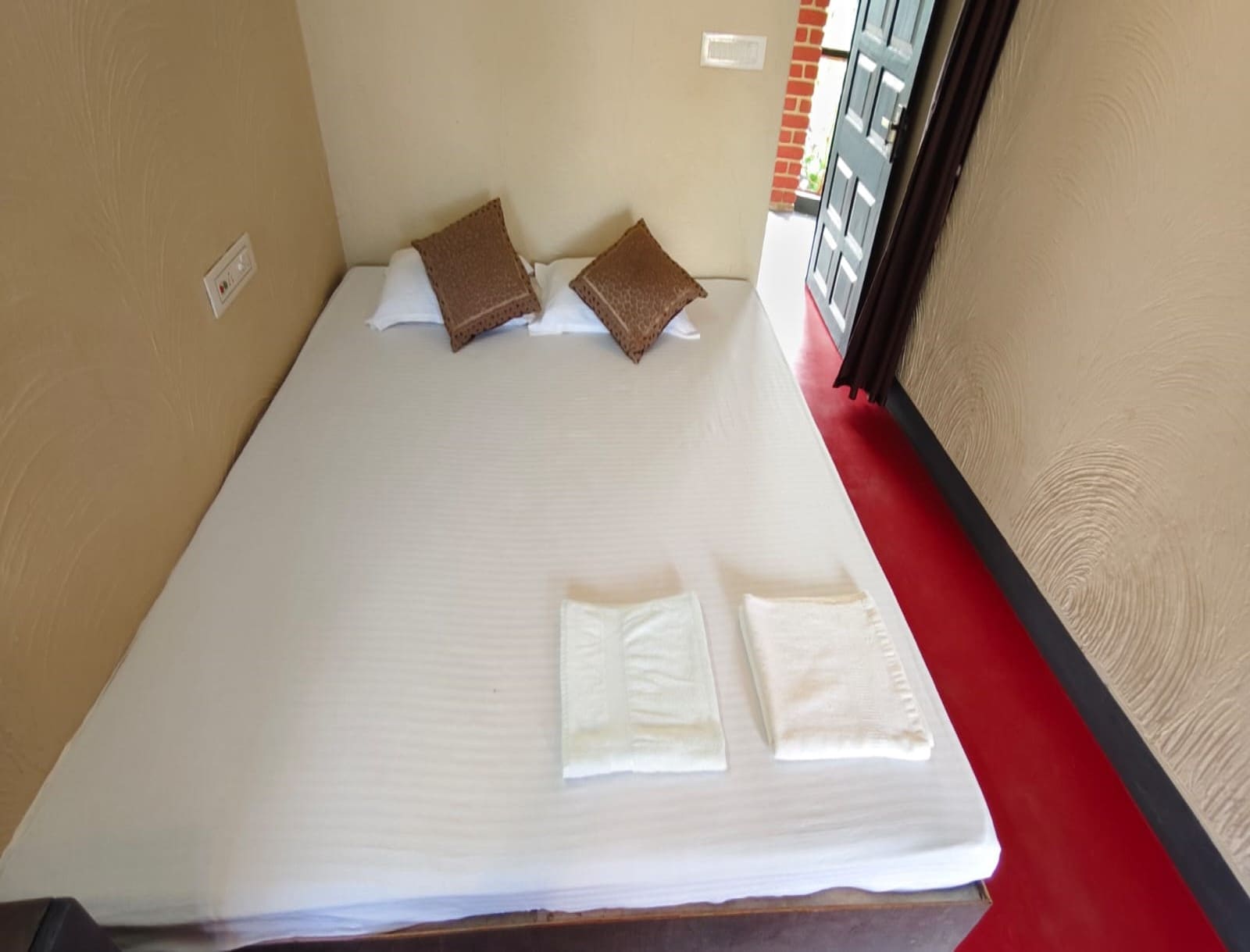 ALAKH DARIBAA RESORT Bolpur - Tap to explore photos
