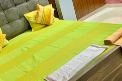 Hotel Girdhari Varanasi