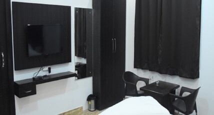 Hotel Raj Shree Room Type - Deluxe AC Room