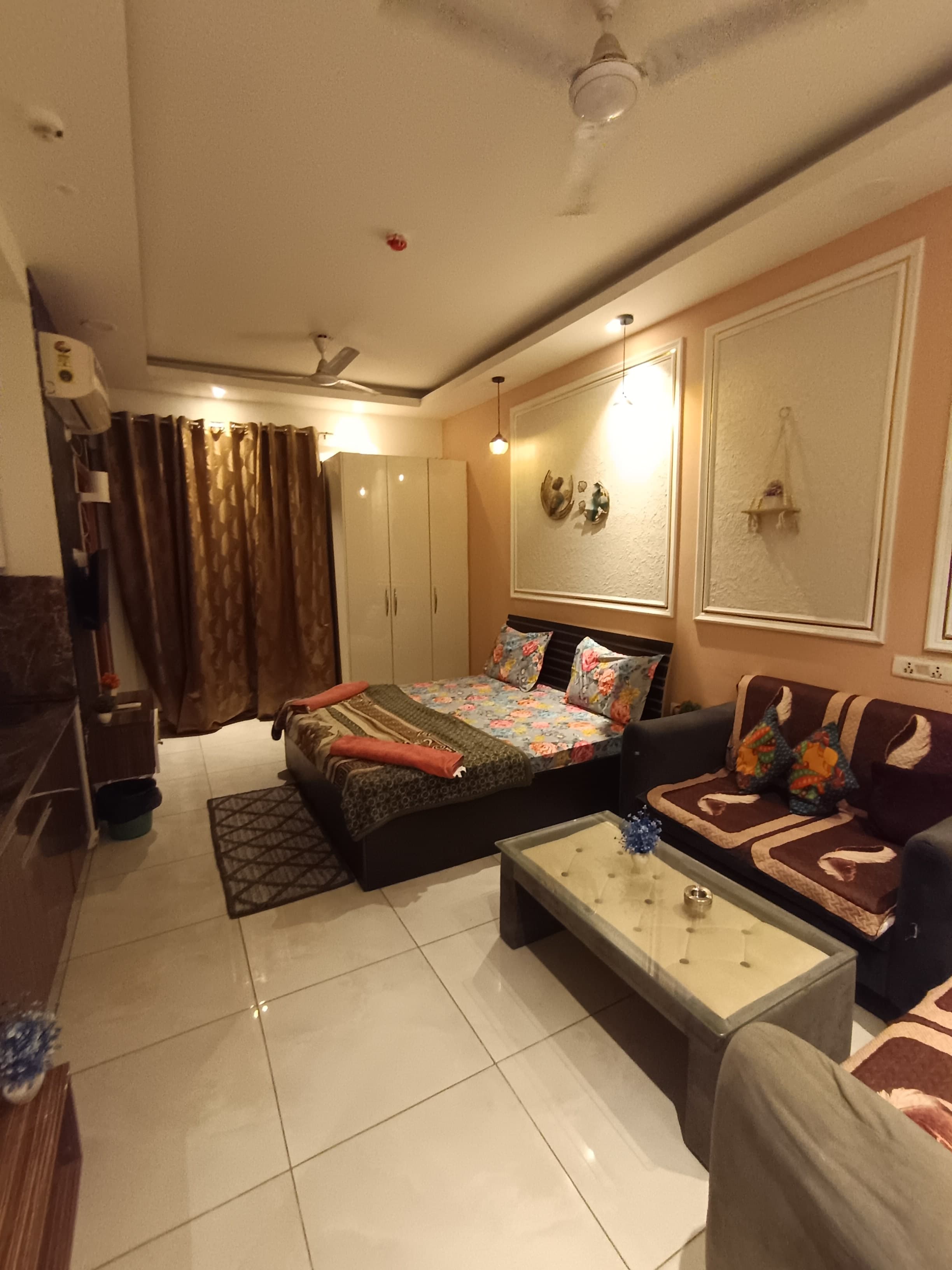 Studio apartment Fully furnished - Tap to explore photos