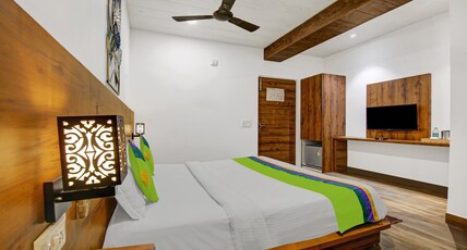 Treebo Prime Elight Room Type - Deluxe Family Room