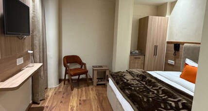 hotel shiva Room Type - Deluxe Room