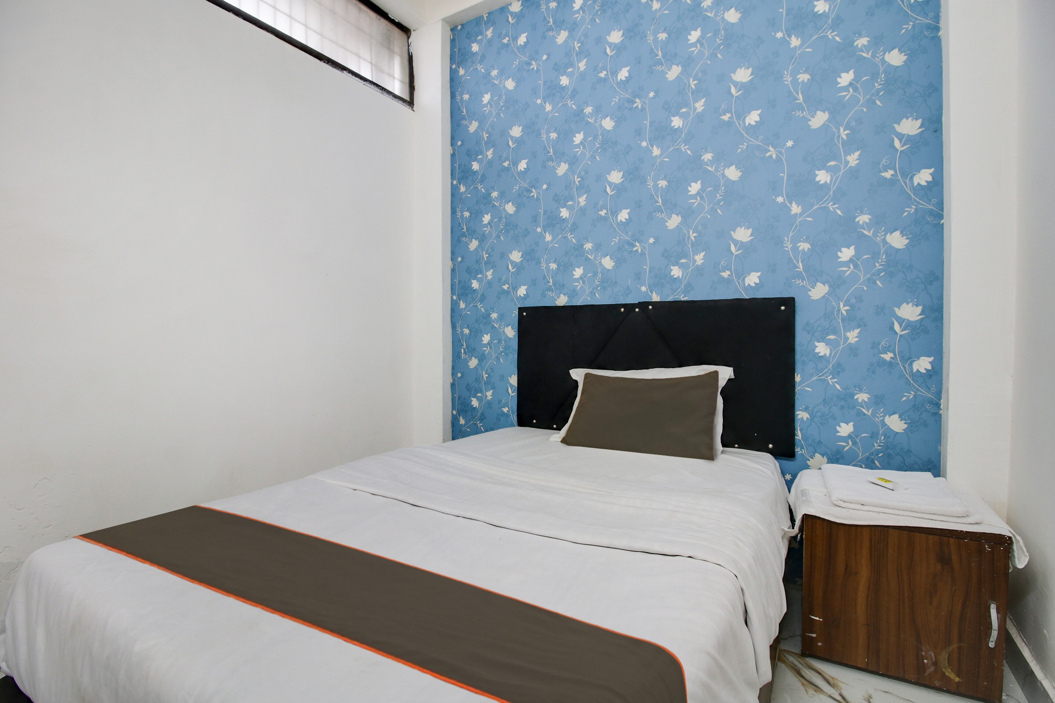 Hotel O by OYO Sawariya Regency - Tap to explore photos