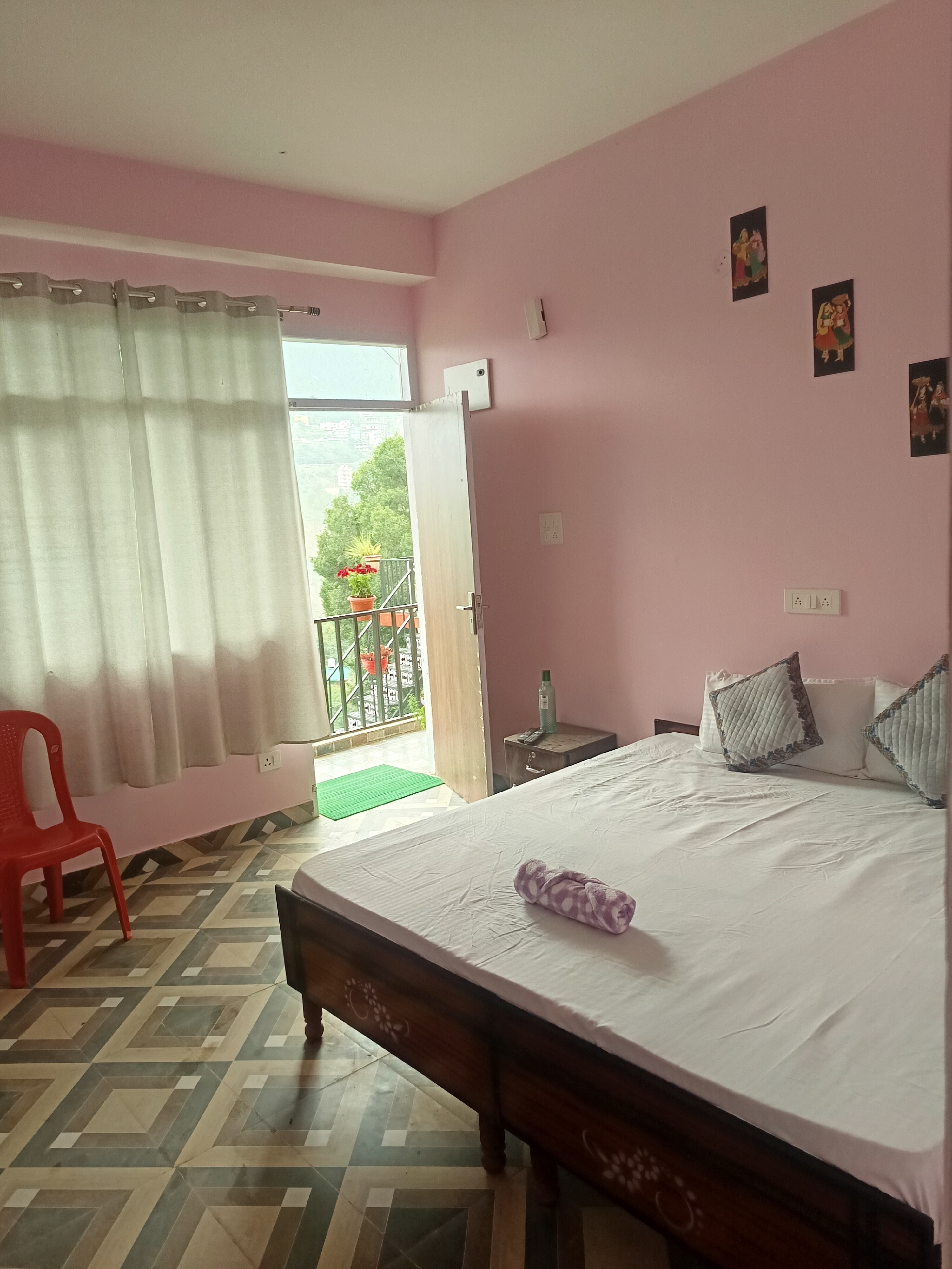 Saksham homestay - Tap to explore photos