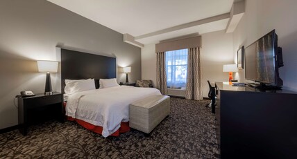 Hampton Inn and Suites DuPont Room Type - 1 KNG HEARING ACC NONSMOK