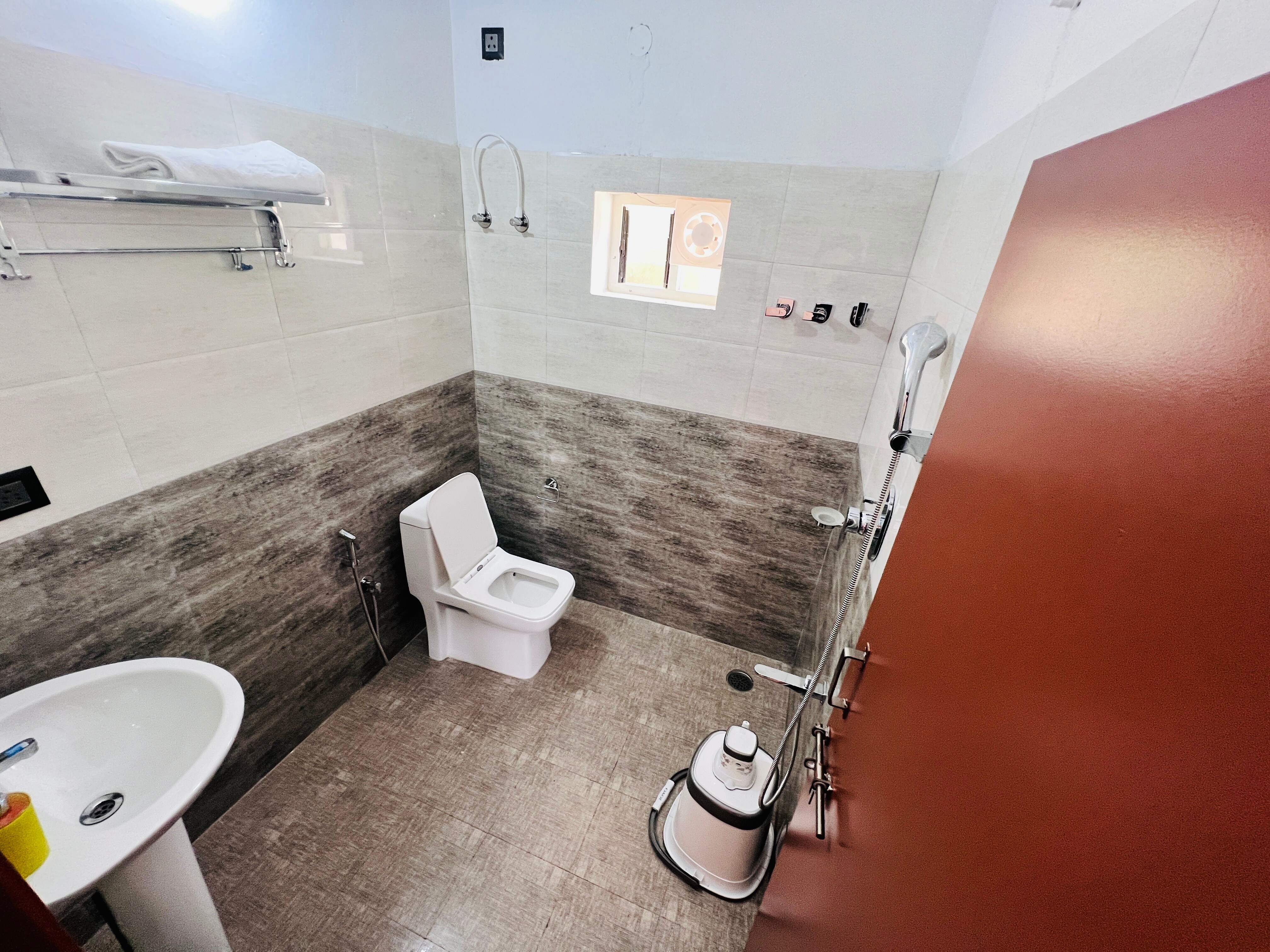 Anudinakuteera in Maragodu 4 bedrooms 4bathrooms - Tap to explore photos