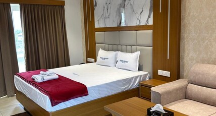 Rivera Resort and Wellness Centre Room Type - Executive River View King Room with Balcony