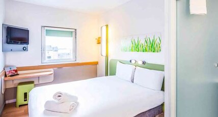 ibis budget Glasgow Room Type - TWIN - room with two single beds for up to 2 people ibis budget Glasgow Room Type - TWIN - room with two single beds for up to 2 people