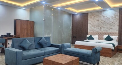 Green Sarovar Hotel & Restaurant. Room Type - Suite Room