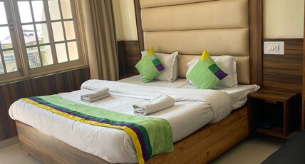 Hotel Sky Pie Room Type - Deluxe Room
