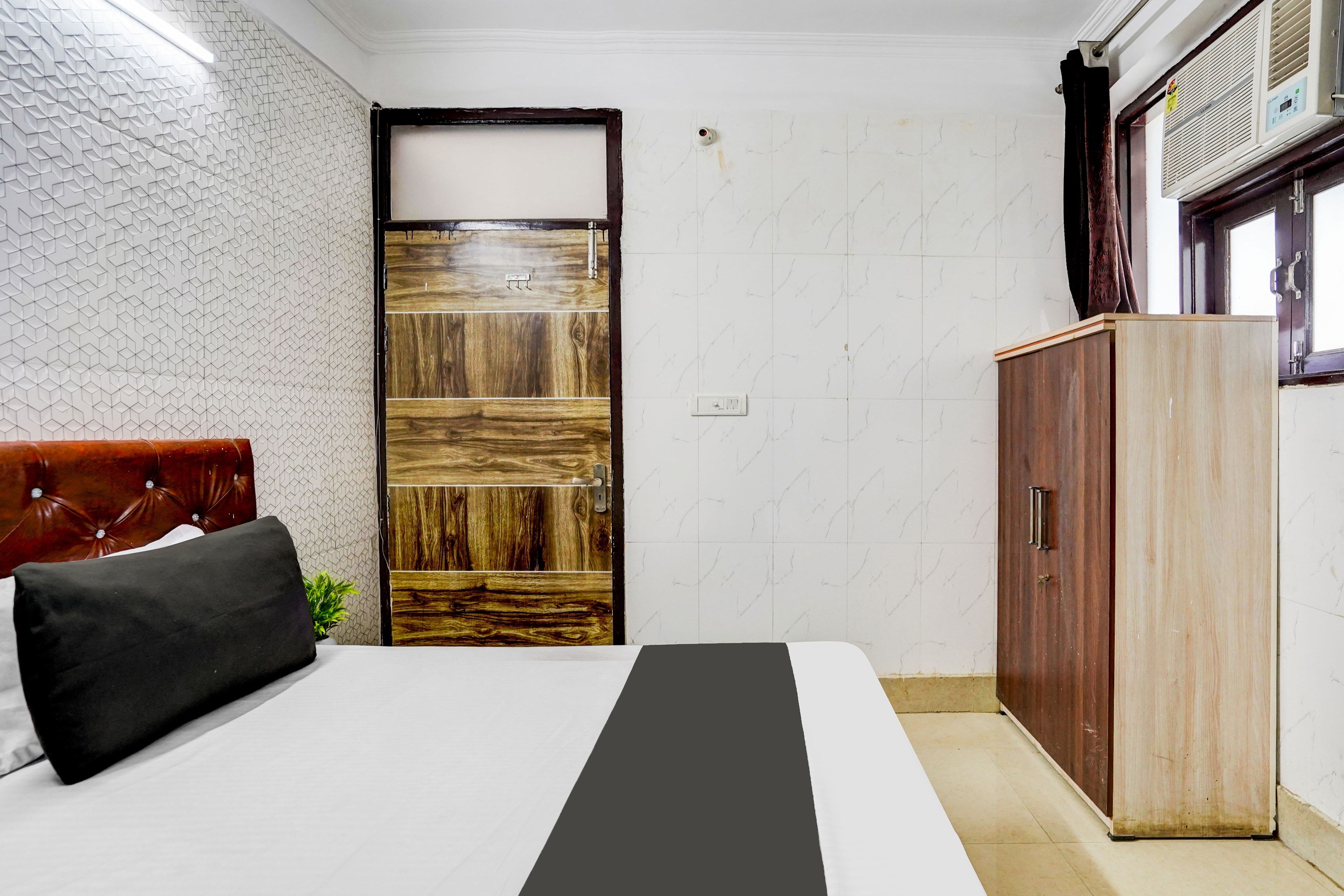 Hotel O The Maruti hotel - Tap to explore photos