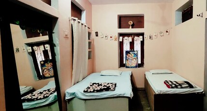 Shree Valmiki Homestay Ayodhya Room Type - Deluxe Room