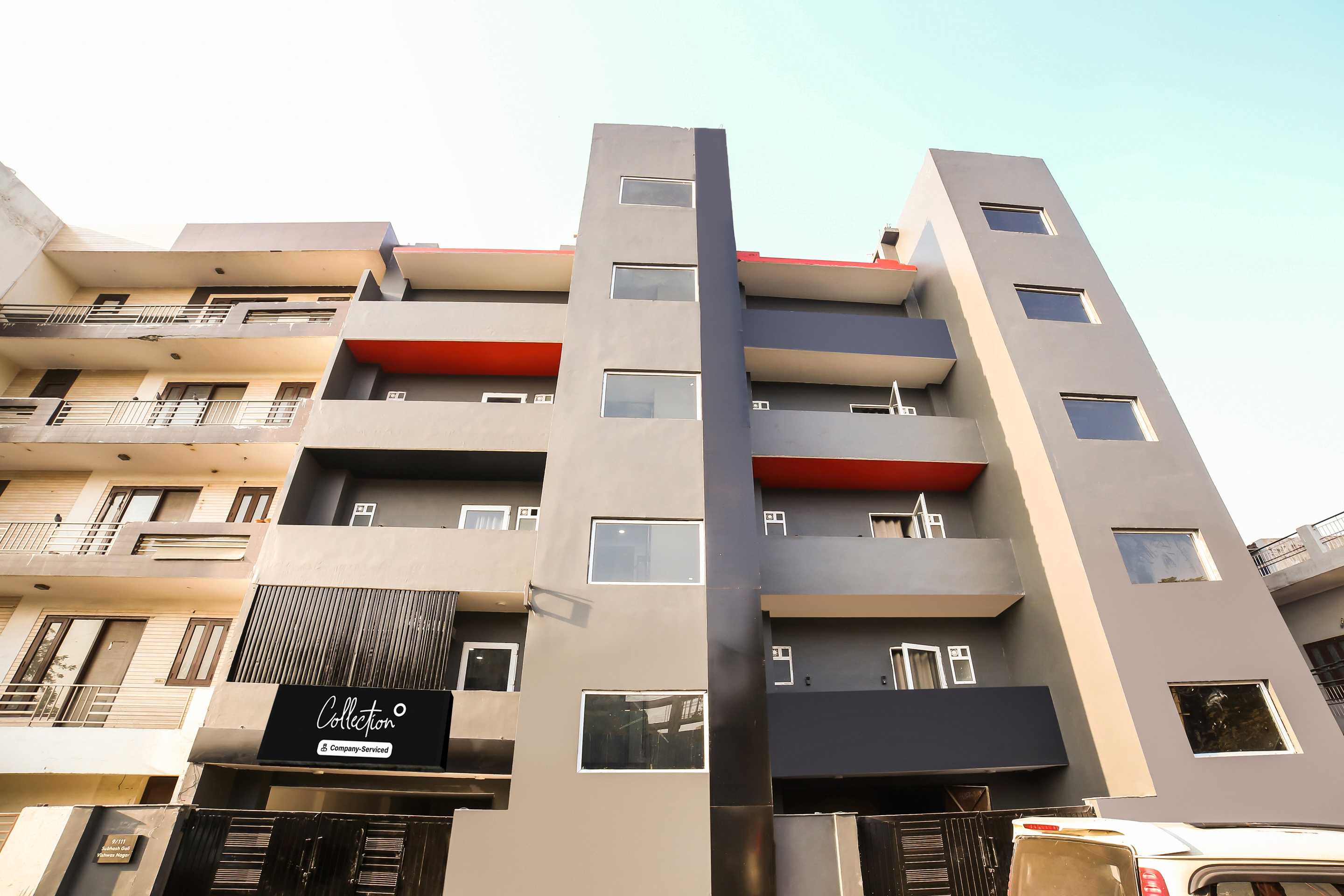 Townhouse Oak GGS Indraprastha University - Tap to explore photos