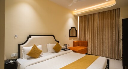 Yashvrinda Room Type - SUPER DELUXE ROOM