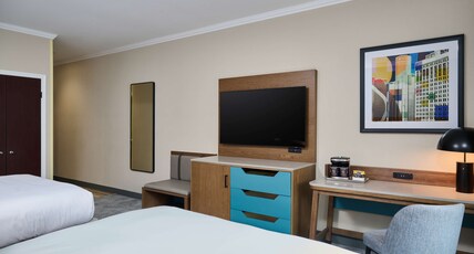 DoubleTree by Hilton Chatsworth Room Type - 2 QUEEN BEDS DLX BALCONY