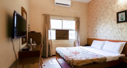 Bombay Tiffanys Hotel Room Type - Super Deluxe AC Room