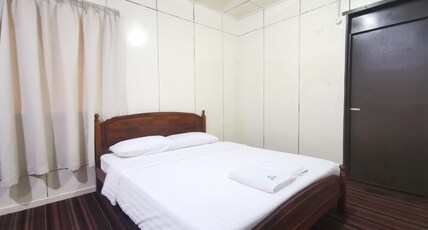 Hotel O The 7 Lodge Tambunan Room Type - Deluxe Double