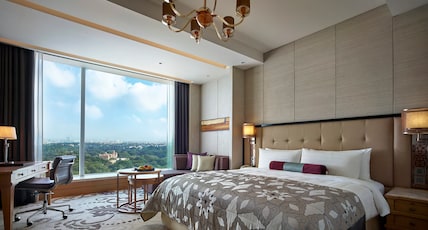 Shangri-La Bengaluru Room Type - Horizon Club Room-King-Horizon Club Lounge access includes buffet breakfast-tea-cocktails 6-8 PM-sof Shangri-La Bengaluru Room Type - Horizon Club Room-King-Horizon Club Lounge access includes buffet breakfast-tea-cocktails 6-8 PM-sof