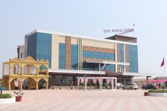 The Royal King- Hotel & Resort