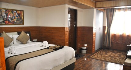 Hotel Kasturi Palace & Restaurant Room Type - Deluxe Double Bed Room