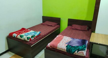 SANT VILLA Room Type - Simple Room with Sharing Bathroom Outside Room (Only for Males)