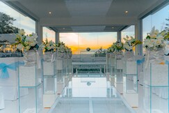 Luxotic Private Villa & Resort