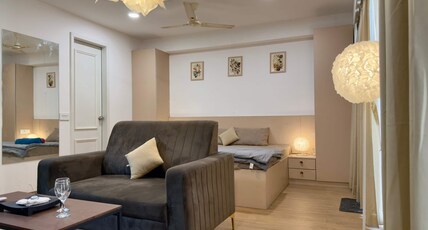 2 Min Airport | Runway View Balcony | Sky Pool Room Type - 2 Min Airport | Runway View Balcony | Sky Pool