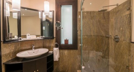 Radisson Blu Hotel Doha Room Type - Premium Room - Lounge Access