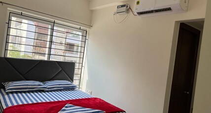 Pinakin Stay(Opp-Vanagaram Apollo Hospital) Room Type - Deluxe Room