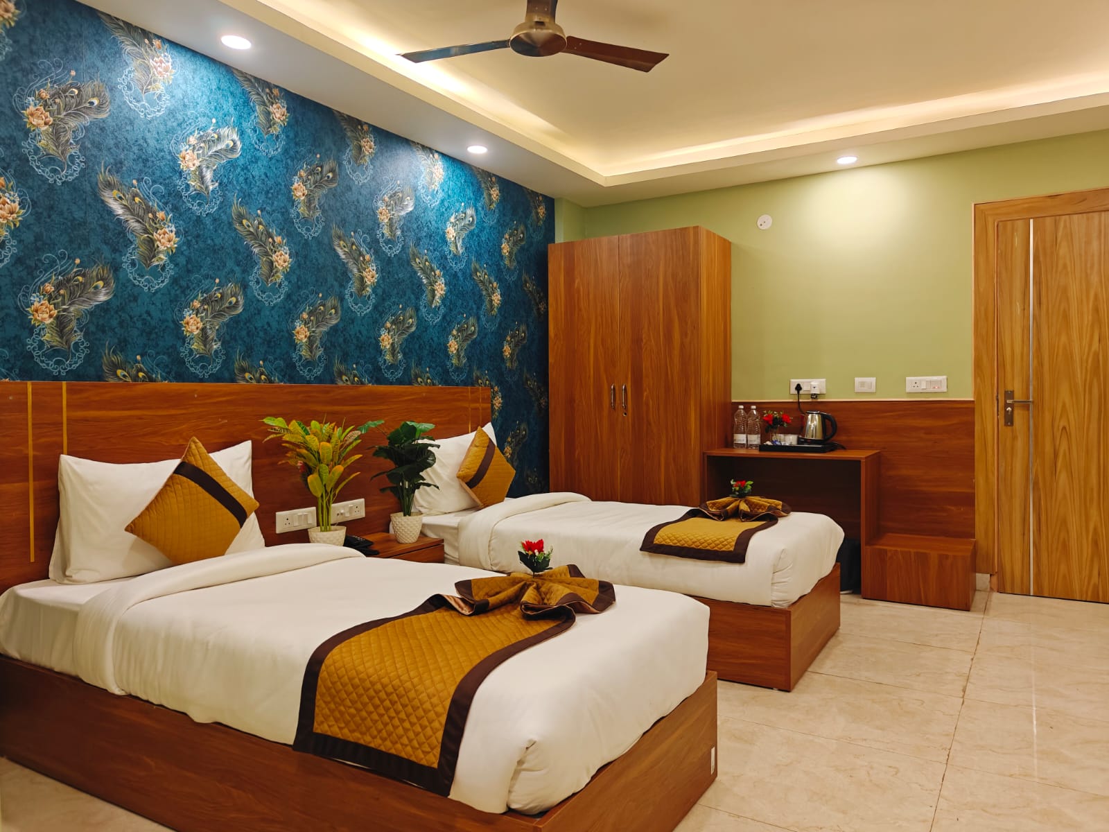 JPS Palm Inn, Near Maruti Suzuki Manesar - Tap to explore photos