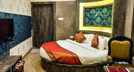 Dwivedi Hotels (Sri Omkar Palace) Room Type - Nandi Non River View (Darshan Assistance for Kashi Vishwanath Temple Available) Dwivedi Hotels (Sri Omkar Palace) Room Type - Nandi Non River View (Darshan Assistance for Kashi Vishwanath Temple Available)
