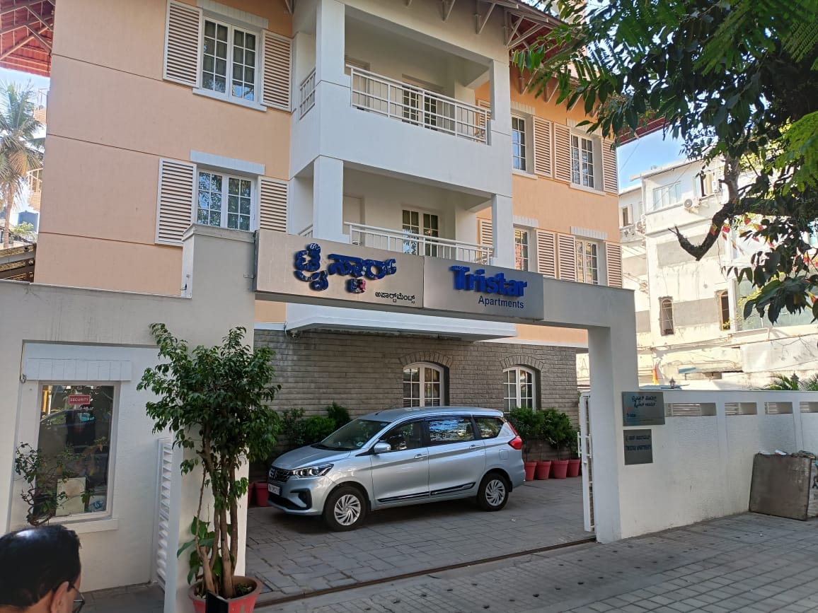 Tristar Service Apartments | Rooms & Wi-Fi - Tap to explore photos