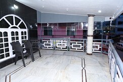 Kuppendare Entire Vill 1st floor