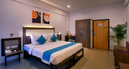 TreeHouse Neptune Room Type - Deluxe room with Queen Bed