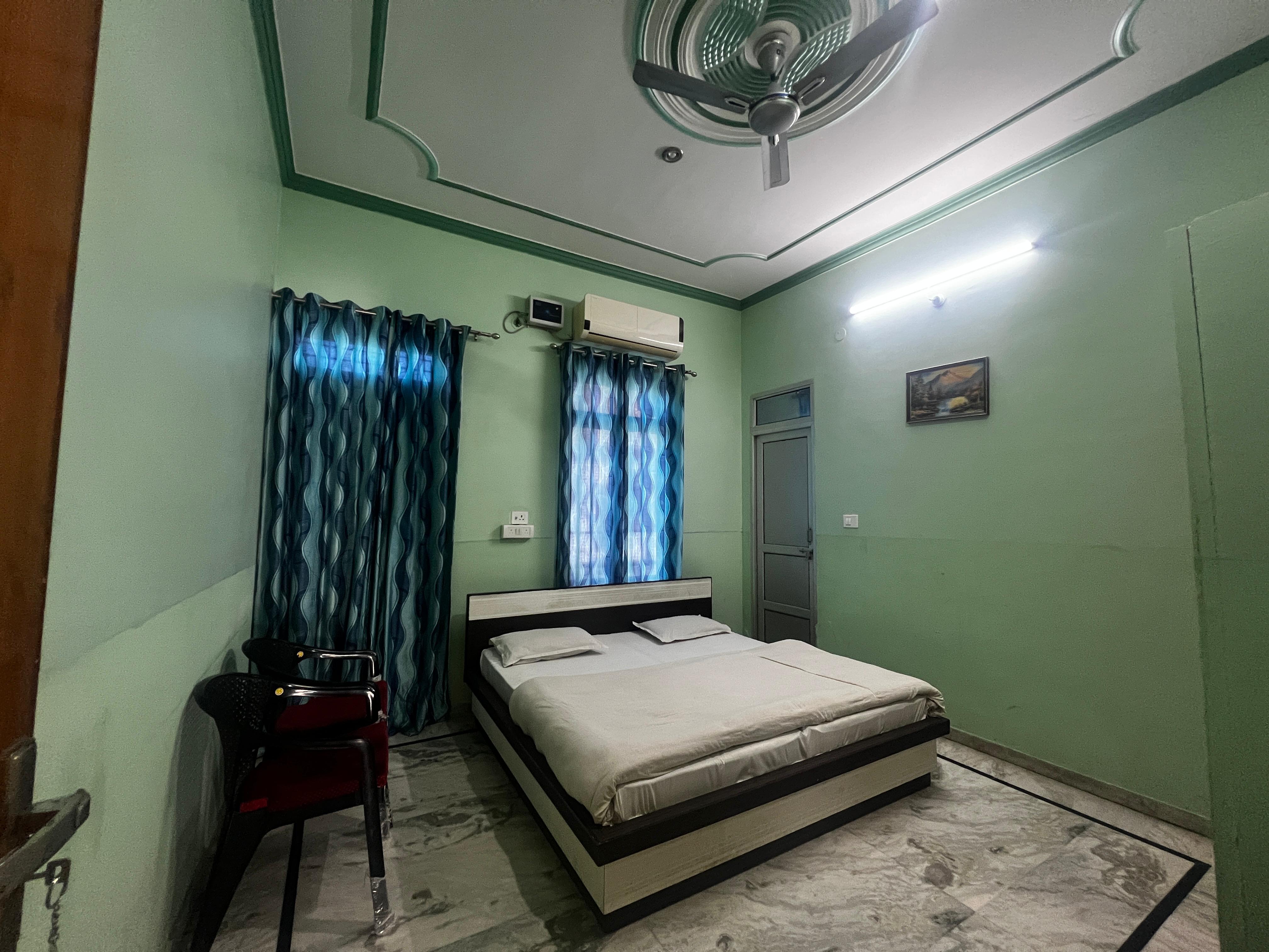 Hotel SunShine - Tap to explore photos