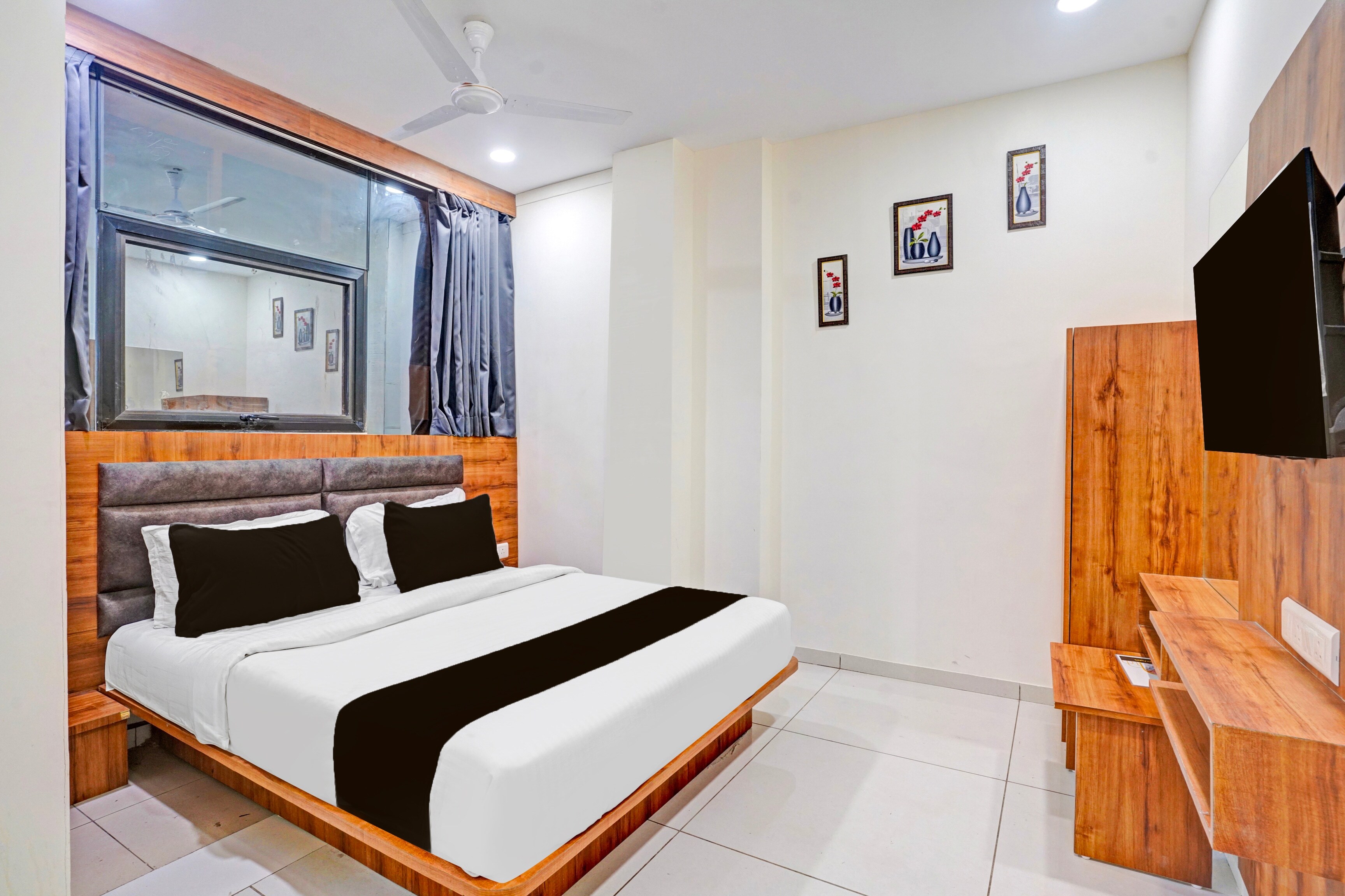 Hotel O Rudra - Tap to explore photos