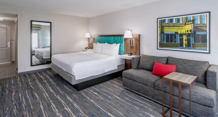 Hampton Inn by Hilton Sheridan Room Type - 1 KING DELUXE NONSMOKING
