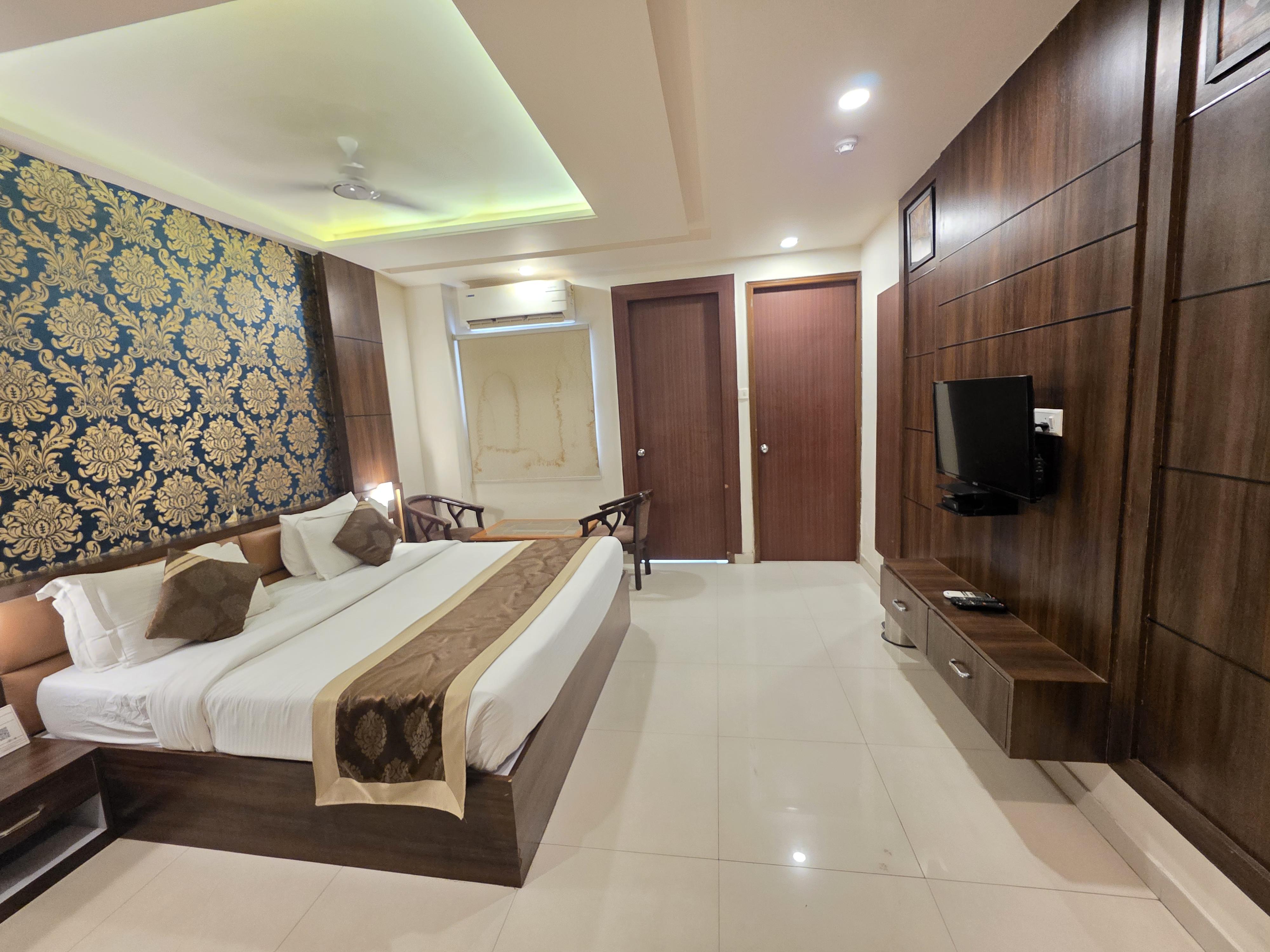 Hotel Classio Collection - Tap to explore photos