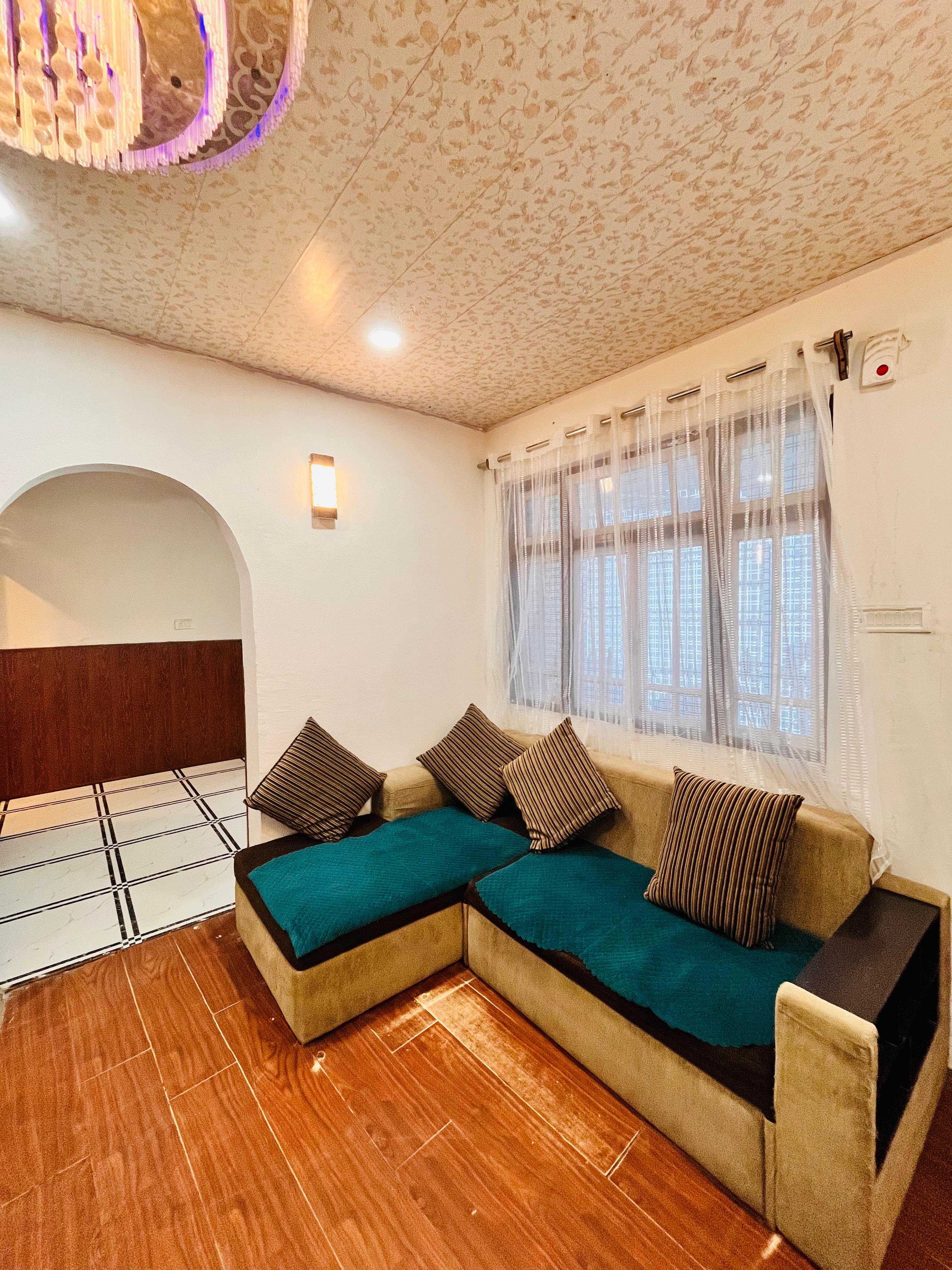 Cloud Balcony - Tap to explore photos