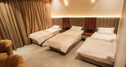 Hotel Shanti Inn Room Type - SUPER DELUXE 3-BED