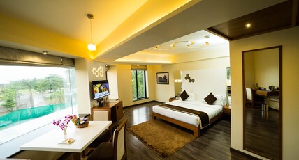 The Gold Beach Resort Room Type - Executive City View Room
