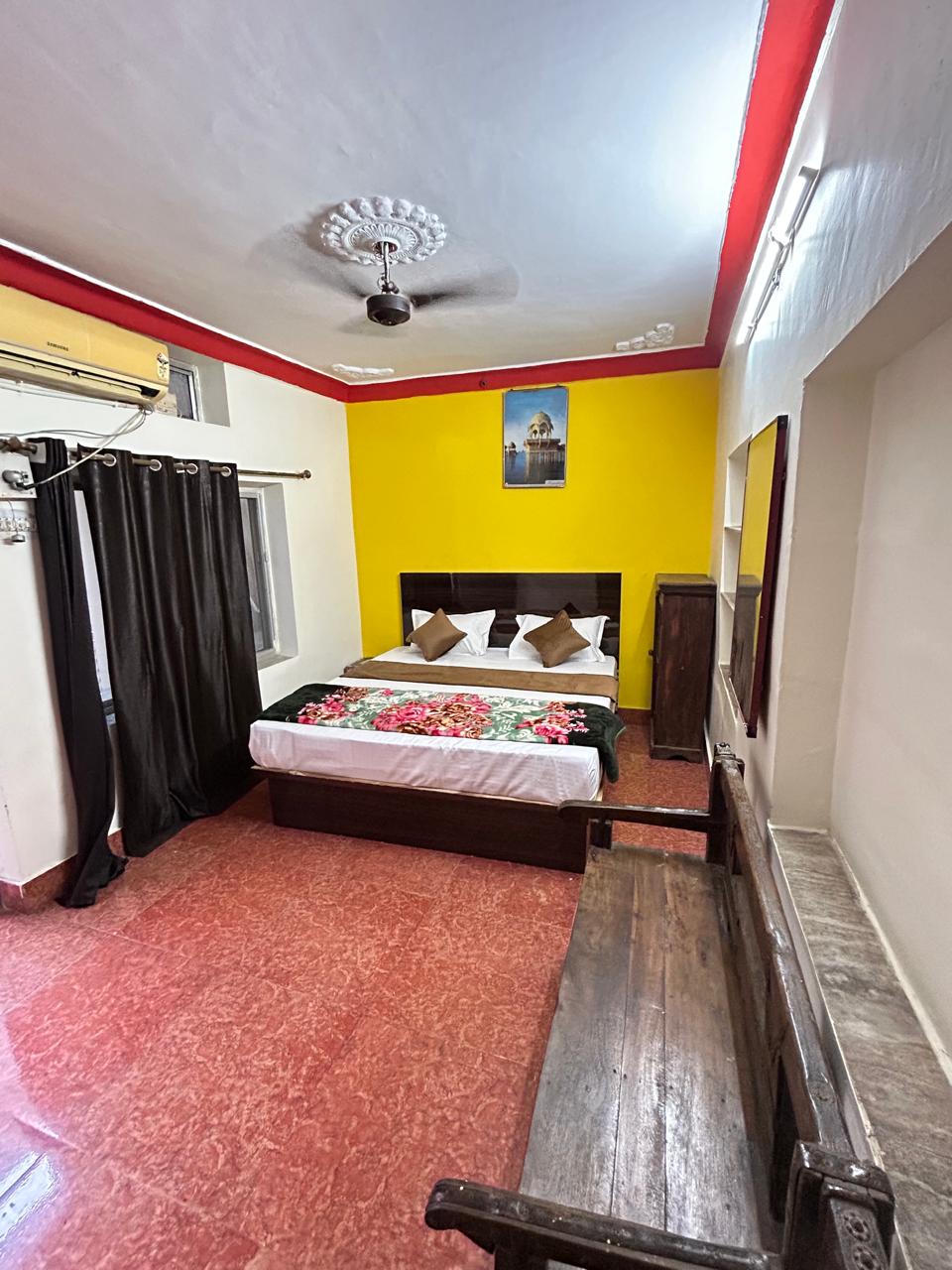 Priya Guest House - Tap to explore photos